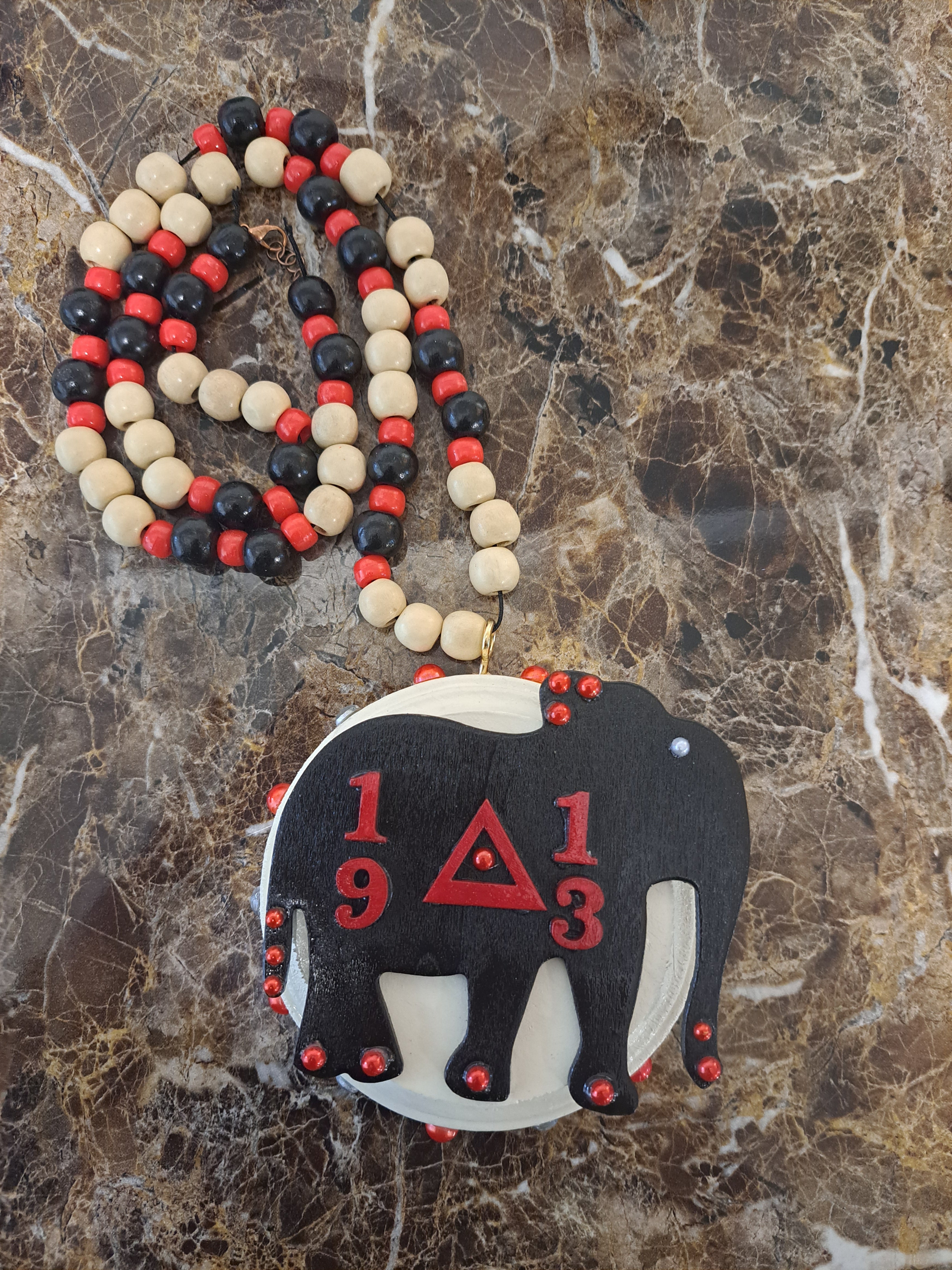 Delta Sigma Theta Beaded Tiki